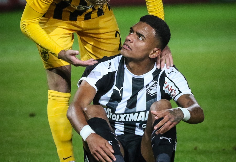 ΟΦΗ : Φόβοι για ρήξη χιαστού στον Φερέιρα