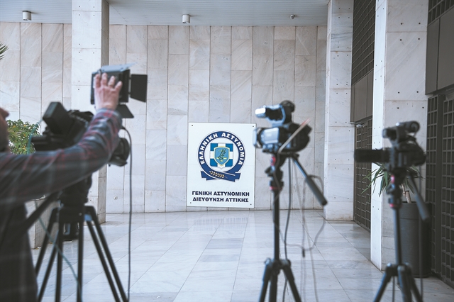 2+1 σενάρια που… βγάζουν τις κουκούλες