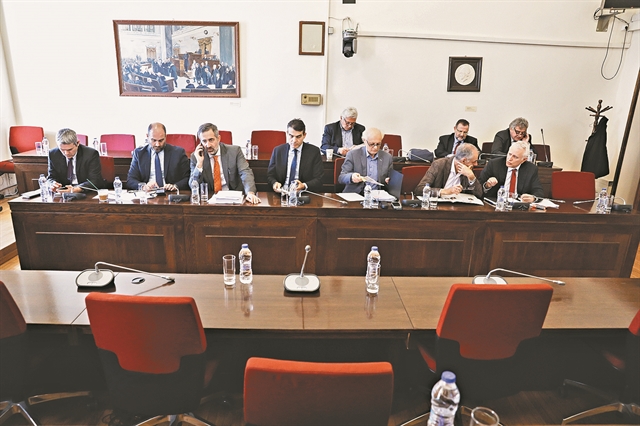 Χωρίς κουκούλα και με βόμβες μεγατόνων