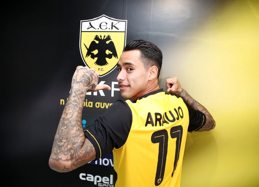 Αποθεώθηκε στην πρώτη προπόνησή του ο Αραούχο