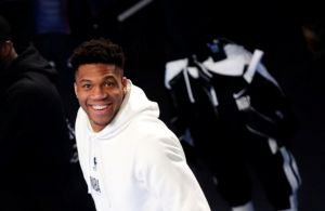 Γιάννης Αντετοκούνμπο : Δεν σταματά να φωτογραφίζει τον γιο του