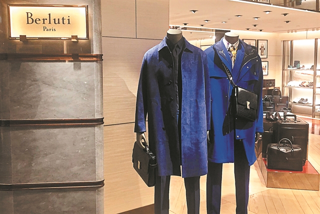 Φωτεινά χρώματα στις ανδρικές κολεξιόν