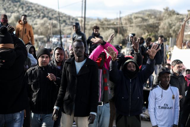 Ελληνική Ενωση για τα Δικαιώματα του Ανθρώπου: Η Πολιτεία πειραματίζεται επικίνδυνα στη διαχείριση του μεταναστευτικού