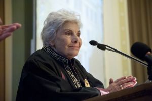 Κική Δημουλά: Υπέστη ανακοπή καρδιάς – Νοσηλεύεται στη ΜΕΘ