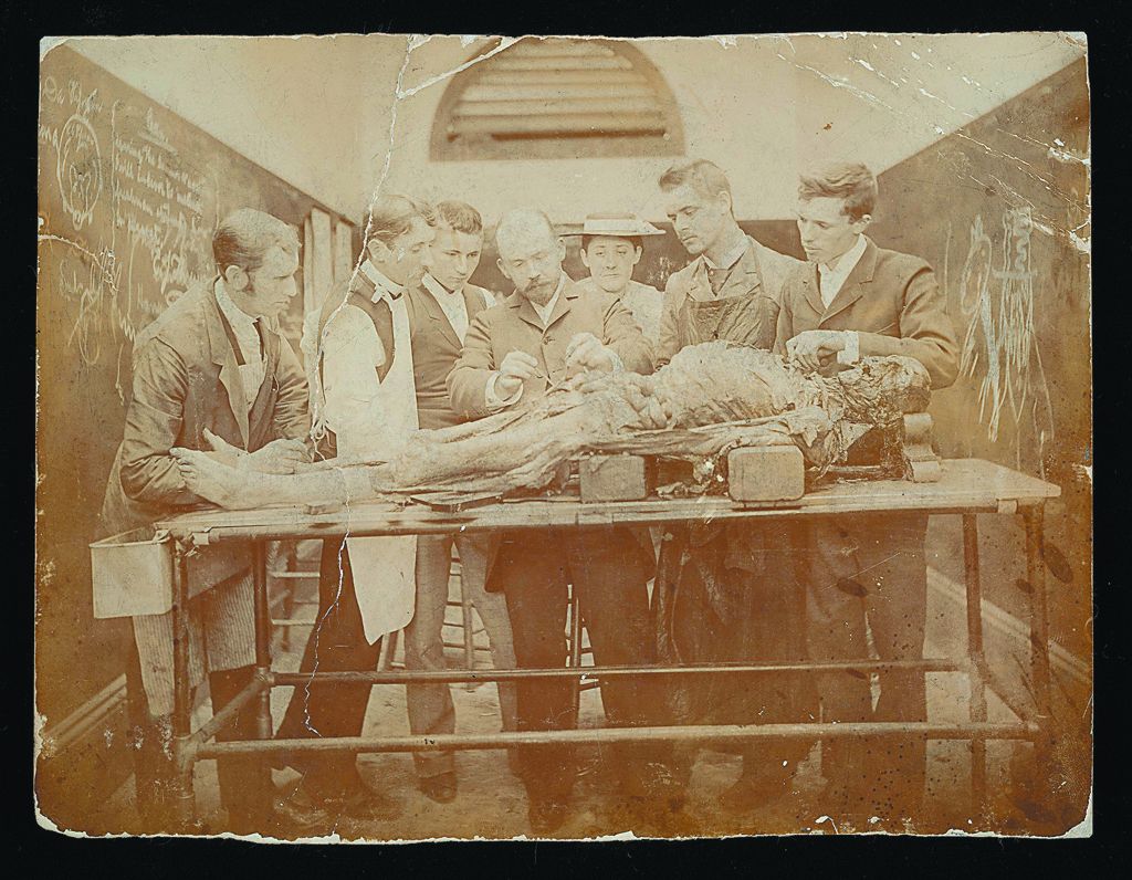 «Εργο γυναίκας» 500 χρόνια μετά