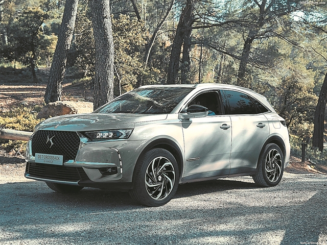 To υβριδικό DS 7 CROSSBACK στην Ελλάδα