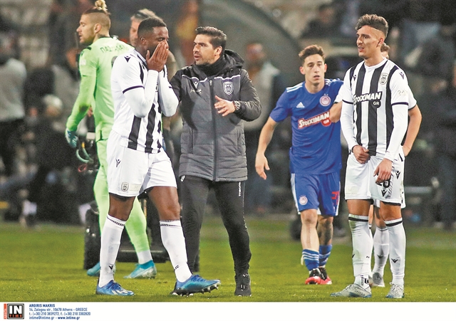 Χωρίς κόσμο και… άμυνα