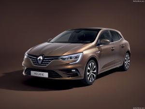 RENAULT MEGANE: Ένα βήμα πιο κοντά στην υβριδική εποχή