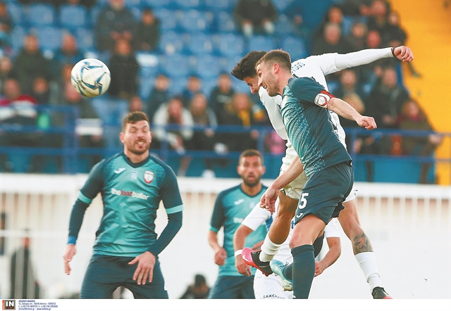 Μένει στο παιχνίδι