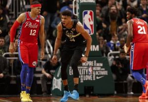 Τρομερός Αντετοκούνμπο, διέλυσε και τους Σίξερς