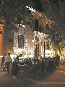 Beauty Killed the Beast, Παραμυθίας 14