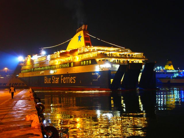 Ταλαιπωρία τέλος για 249 επιβάτες πλοίου – «Έδεσε» τελικά στο λιμάνι