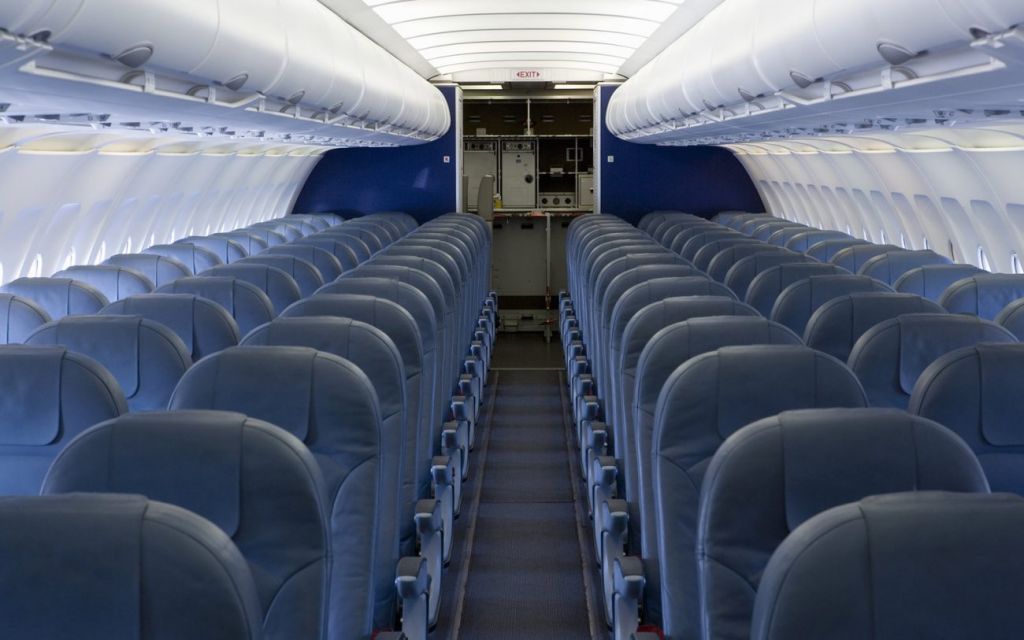 Κορωνοϊός : Ποια θέση είναι πιο ασφαλής στο αεροπλάνο