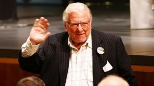 Κώστας Βουτσάς : Σε λαϊκό προσκύνημα η σορός του