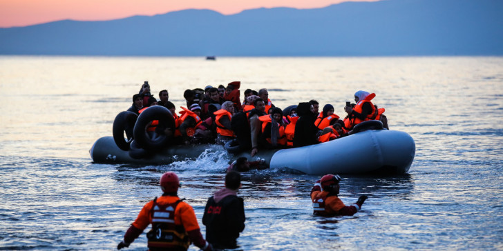 Βαρίδι για την κυβέρνηση το προσφυγικό – μεταναστευτικό : Σύγκρουση για τα πλωτά φράγματα