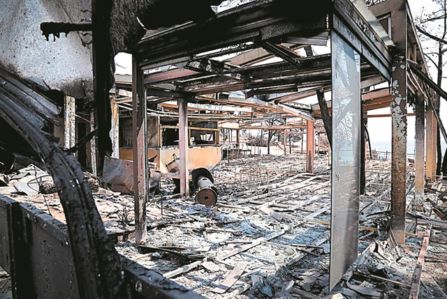 Ο αμίαντος απειλεί ακόμα τους πυρόπληκτους