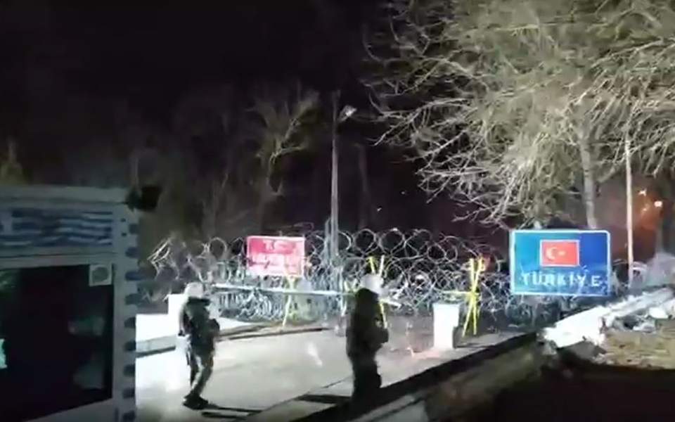 Ντοκουμέντο από τη μαζική επίθεση των μεταναστών κατά των συνοριοφυλάκων