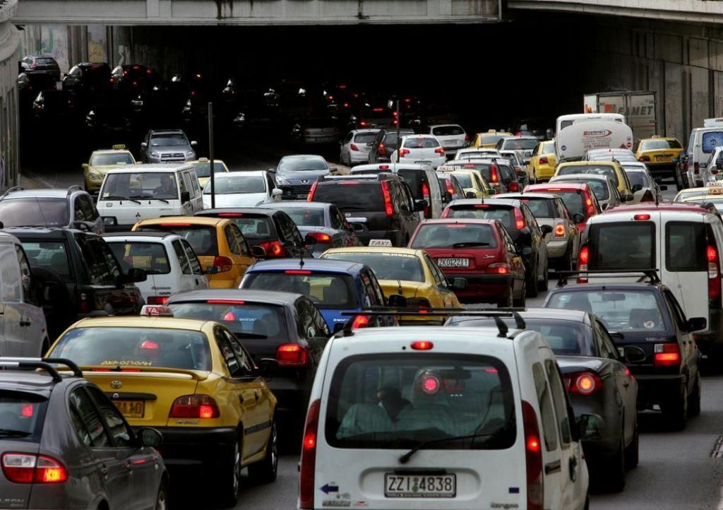 Κυκλοφοριακό κομφούζιο στην Αθήνα – Ποιοι δρόμοι έχουν προβλήματα