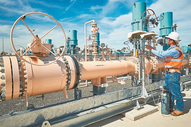 Μάχη ενεργειακών ομίλων και funds για τα δίκτυα αερίου