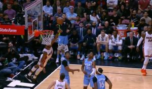 NBA Top 10: Ο Ντέρικ Τζόουνς Τζούνιορ χτύπησε κορυφή… πετώντας