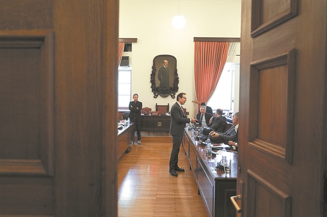 Αντίστροφη μέτρηση για διεύρυνση κατηγορητηρίου