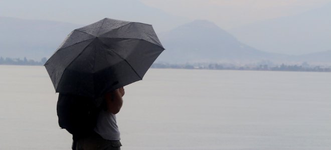 Καιρός : Ανεβαίνει ο υδράργυρος την Τρίτη με τοπικές βροχές