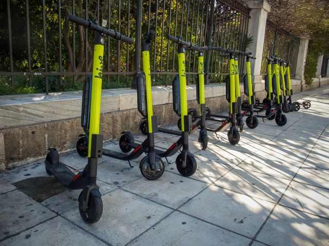 Έρχεται νομοσχέδιο για πατίνια και skate rollers