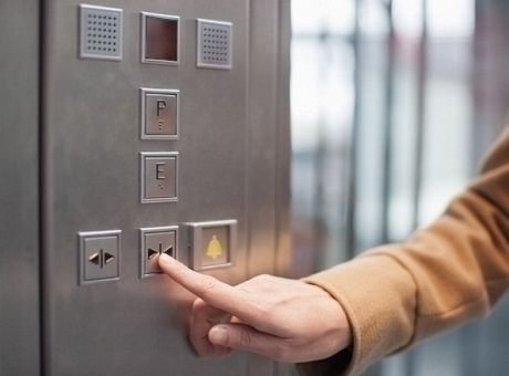 Επική ανακοίνωση διαχειριστή πολυκατοικίας