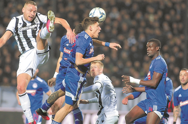 Υπερασπίστηκαν τον κόουτς και τους εαυτούς τους