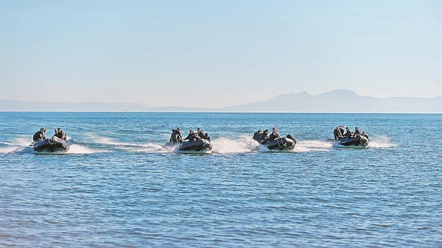 Ξαφνική επίθεση φιλίας των Τούρκων στη Γαλλία