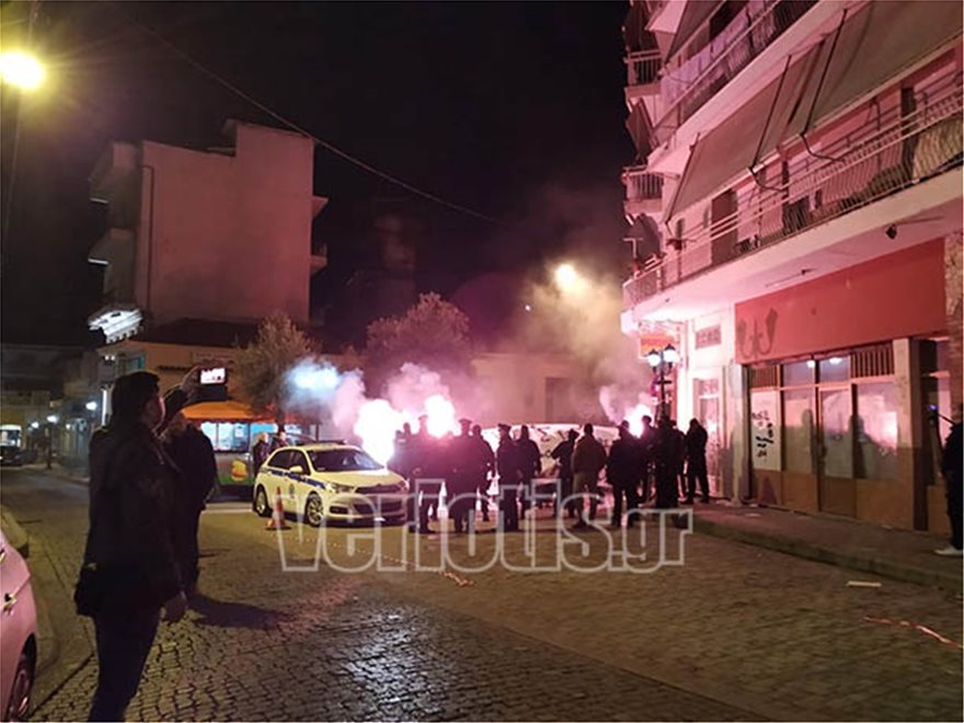 Διακόπηκε σύσκεψη Βορίδη – αγροτών από οπαδούς του ΠΑΟΚ