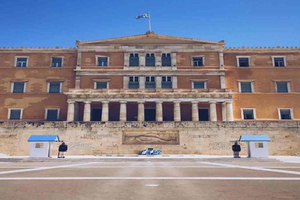 Τα Οσκαρ και τα Βατόμουρα για τους έλληνες πολιτικούς