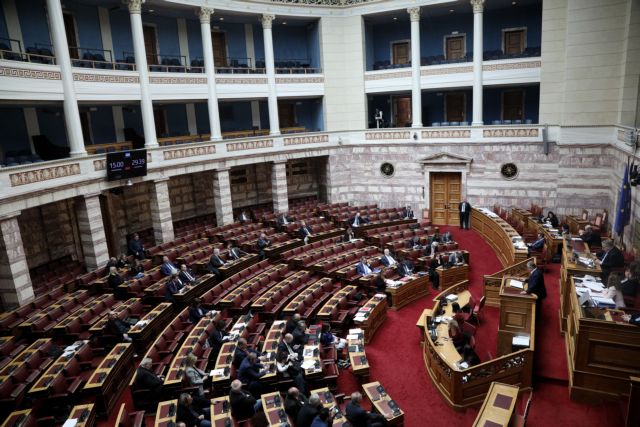 Αντιπαράθεση Βρούτση-Κατρούγκαλου για τις εισφορές μισθωτών και επαγγελματιών