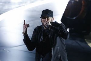 Oscars 2020 : Στη σκηνή του Dolby Theatre ο Έμινεμ