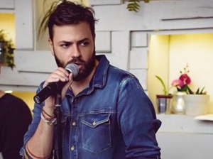 Πέτρος Πυλαρινός : Στο χειρουργείο ο τραγουδιστής των Alcatrash