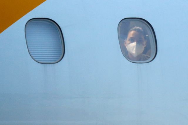 Κορωνοϊός: Φθάνουν στην Αθήνα οι δύο Έλληνες από την Ουχάν