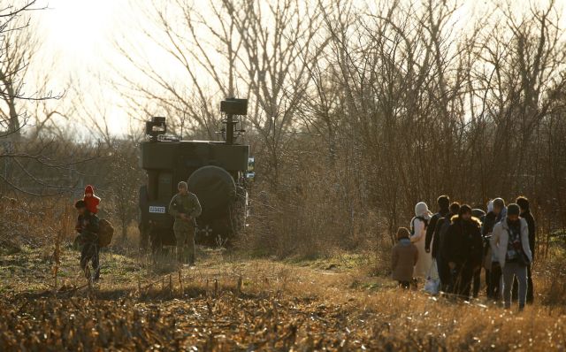 Ο Ερντογάν μεταφέρει εκατοντάδες μετανάστες στα σύνορα με την Ελλάδα