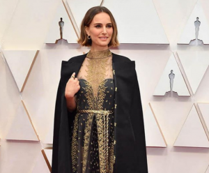 Τι απαντά η Νάταλι Πόρτμαν στα σχόλια για τη διαμαρτυρία της στα Όσκαρ
