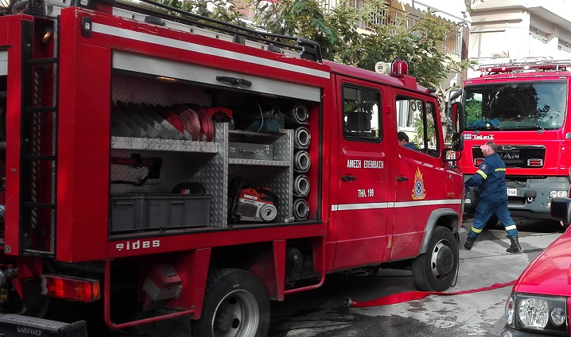 Θεσσαλονίκη: Υπό μερικό έλεγχο φωτιά σε ισόγειο διαμέρισμα