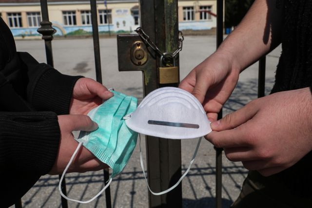 Κοροναϊός: Όλα όσα πρέπει να γνωρίζετε για τις μάσκες