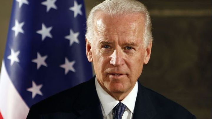 Μπάιντεν σε Σάντερς: Μαζί θα νικήσουμε τον Τραμπ