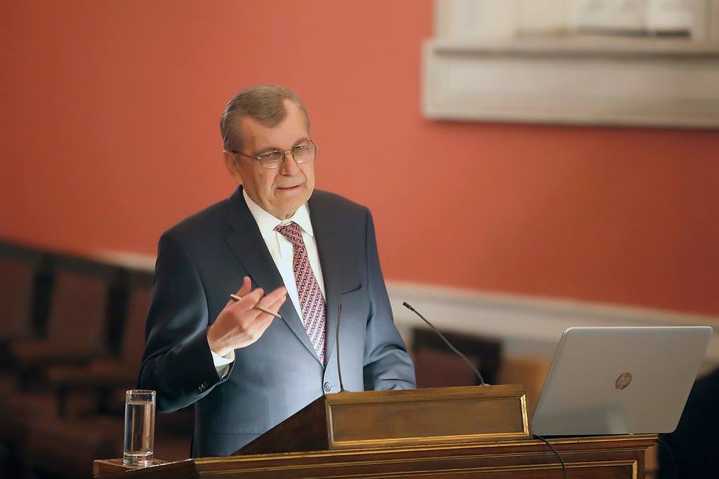 Στο νοσοκομείο με κοροναϊό ο Δημήτρης Κρεμαστινός