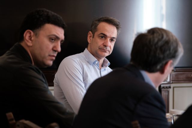 Κοροναϊός : Εξετάζεται απαγόρευση κυκλοφορίας για τον περιορισμό του ιού