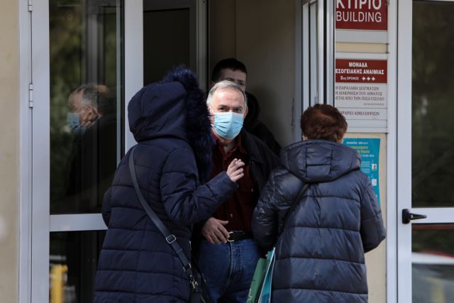 Επίθεση ΣΥΡΙΖΑ και ΚΙΝΑΛ σε κυβέρνηση: Στήνουν επικίνδυνα σόου με τον κορωνοϊό