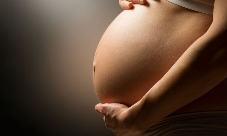 Κορωνοϊός: Αναπάντητα ερωτήματα για εγκύους και μητέρες με μικρά παιδιά | tanea.gr