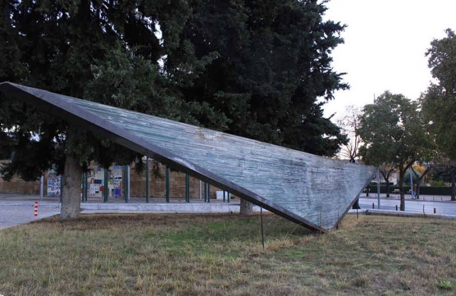 Θεσσαλονίκη: Γιατί καταστράφηκε γνωστό γλυπτό με απόφαση του δημιουργού του