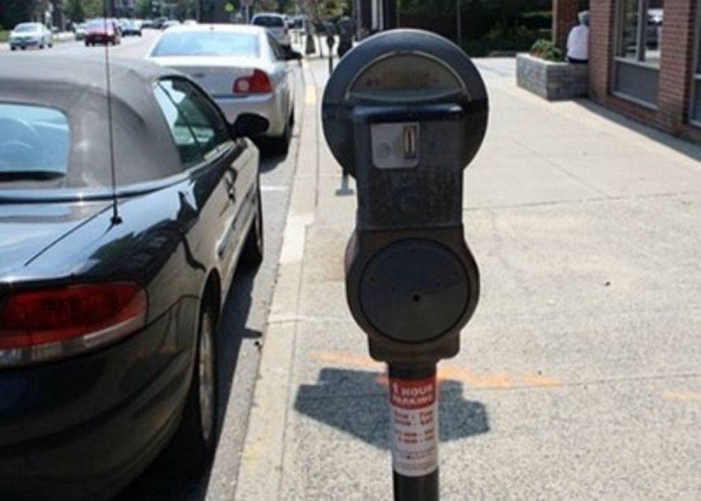 Δήμος Αθηναίων για κοροναϊό: Χωρίς παρκόμετρα για 14 μέρες