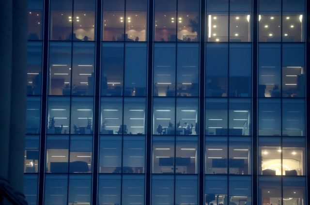 Κοροναϊός – Βρετανία: Πανυγειονομικός συναγερμός για την αντιμετώπιση του φονικού ιού