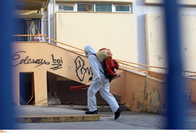 Νέα σύσκεψη στο υπουργείο Υγείας για έκτακτα μέτρα και κλείσιμο σχολείων