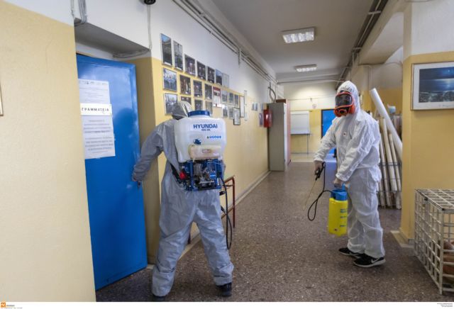 Κορωνοϊός: Πώς αποφάσισε η κυβέρνηση να κλείσει σχολεία, πανεπιστήμια και φροντιστήρια